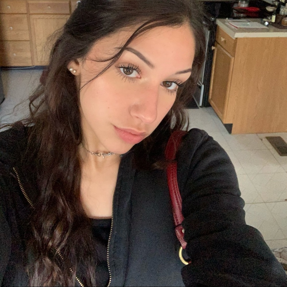 Meet your Posher, Mia